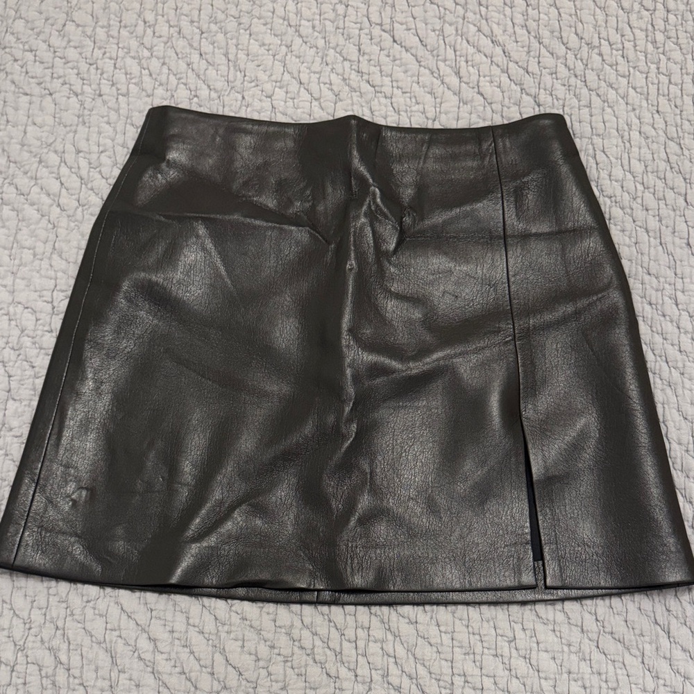 Aritzia Sunday Best - Black Leather Mini Skirt - size 6